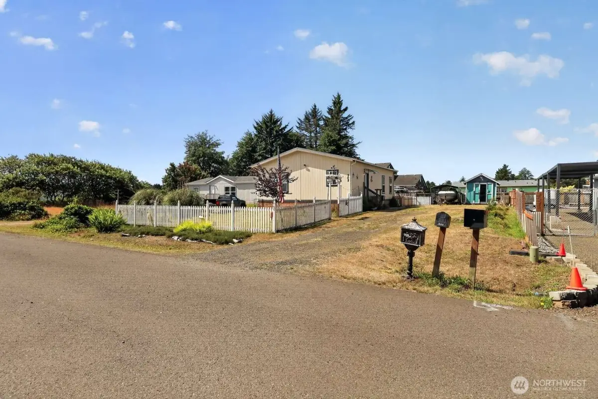 505 Chenois Avenue Se, Ocean Shores, WA 98569 - #1