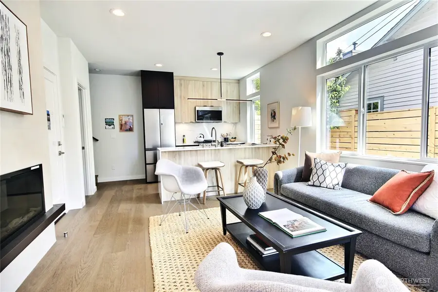 811 NE 90th Street, Seattle, WA 98115 - #2