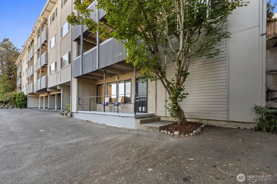 7064 35th Avenue Ne #2, Seattle, WA 98115 - #2