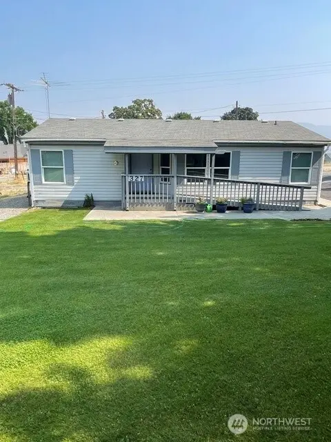 327 Beach Street, Pateros, WA 98846 - #1