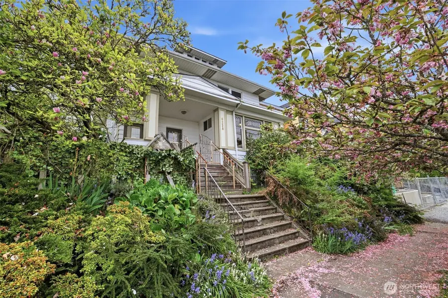 6238 Woodlawn Avenue N, Seattle, WA 98103 - #2