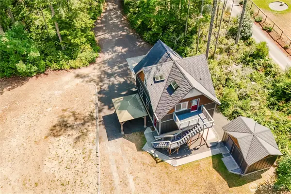 10154 NW Merlins Lane, Bremerton, WA 98312