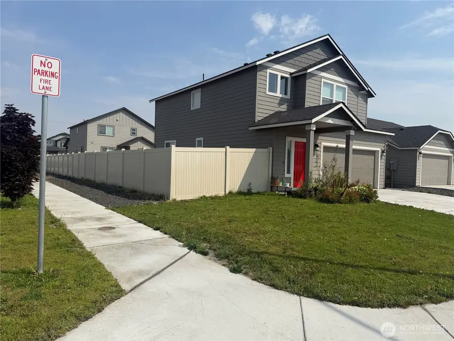 1124 W Aspen Road, Moses Lake, WA 98837 - #2