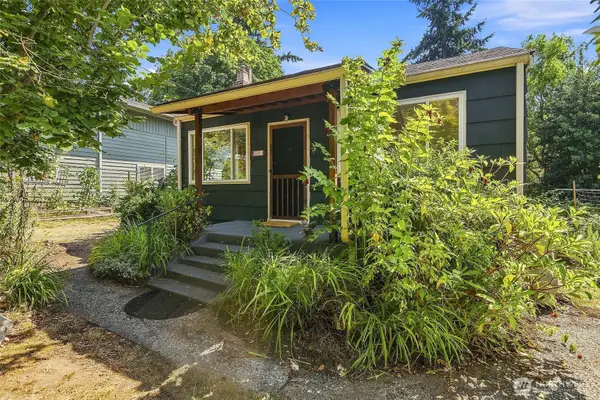 2401 SW 112th Street, Burien, WA 98146