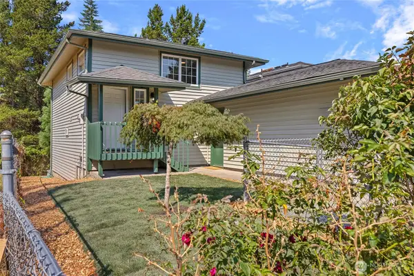 9122 11th Place W, Everett, WA 98204