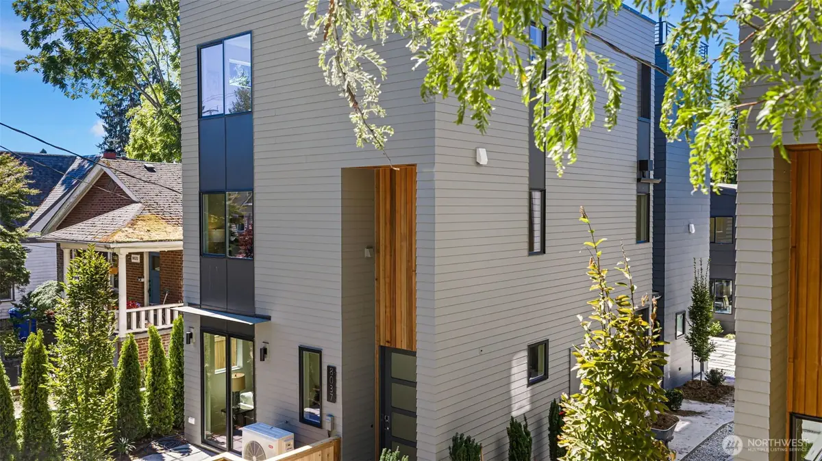 8037 Wallingford Avenue N, Seattle, WA 98103 - #1