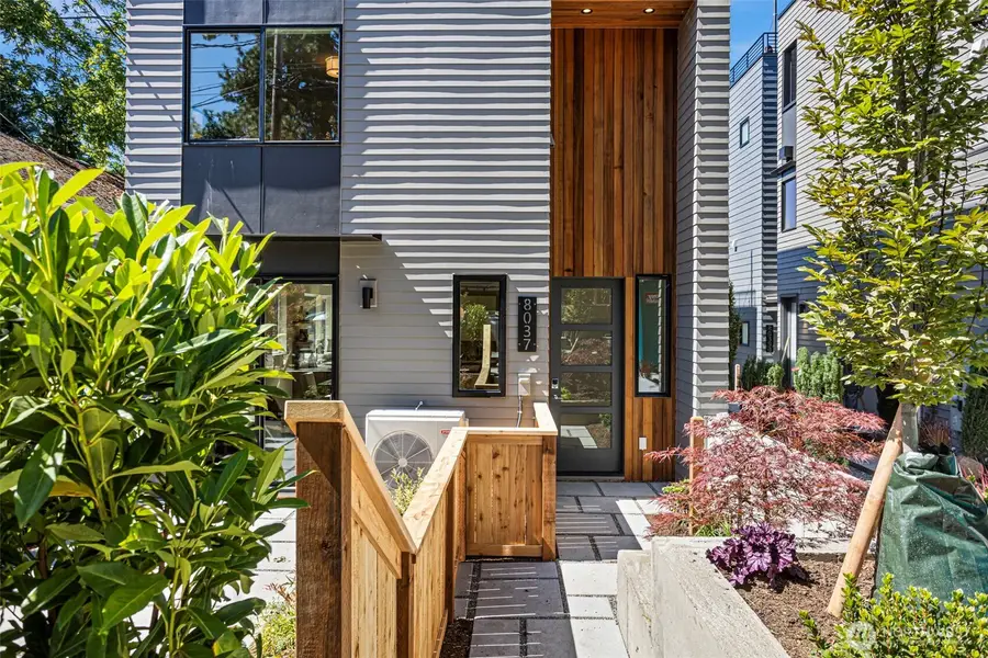 8037 Wallingford Avenue N, Seattle, WA 98103 - #3