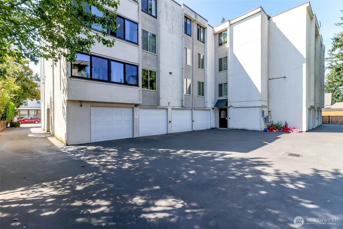 132 N 132nd Street #204, Seattle, WA 98133 - #1