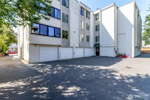 132 N 132nd Street #204, Seattle, WA 98133