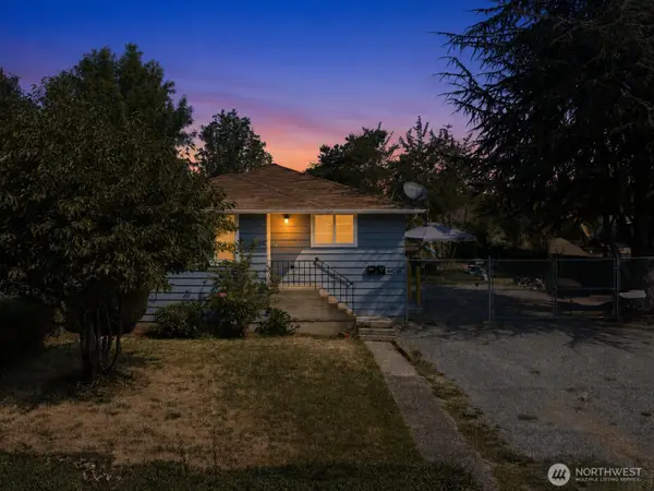 4424 S Holly Street, Seattle, WA 98118