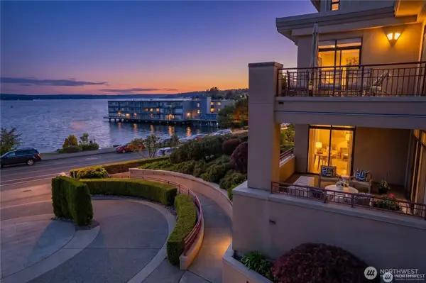 528 Lake Street S #A201, Kirkland, WA 98033