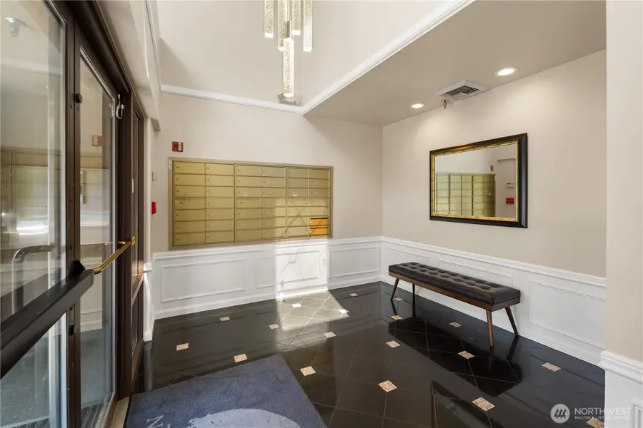 3300 Meridian Avenue N #302, Seattle, WA 98103 - #3