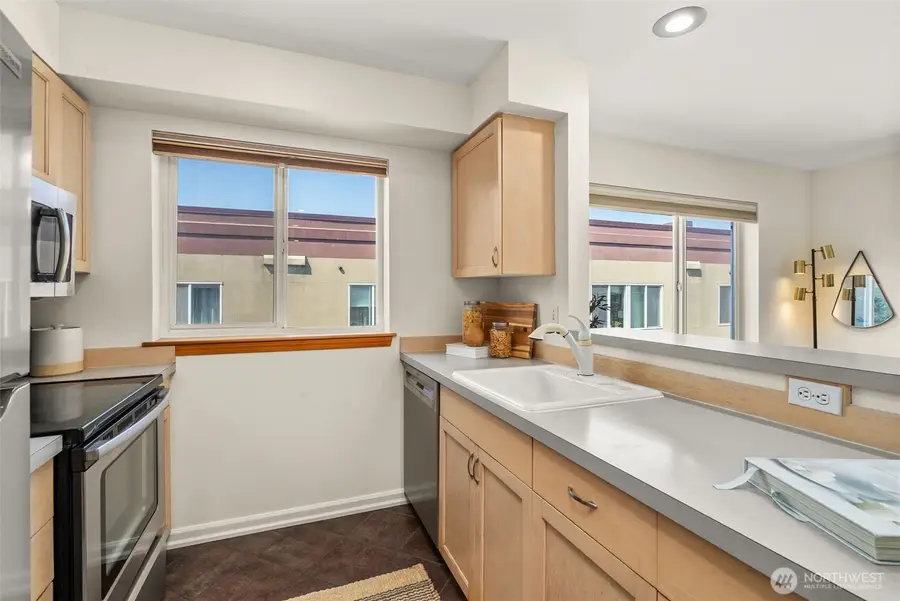 712 E Denny Way #501, Seattle, WA 98122 - #3