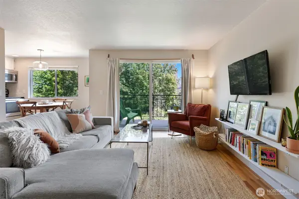 610 Aloha Street #302, Seattle, WA 98109