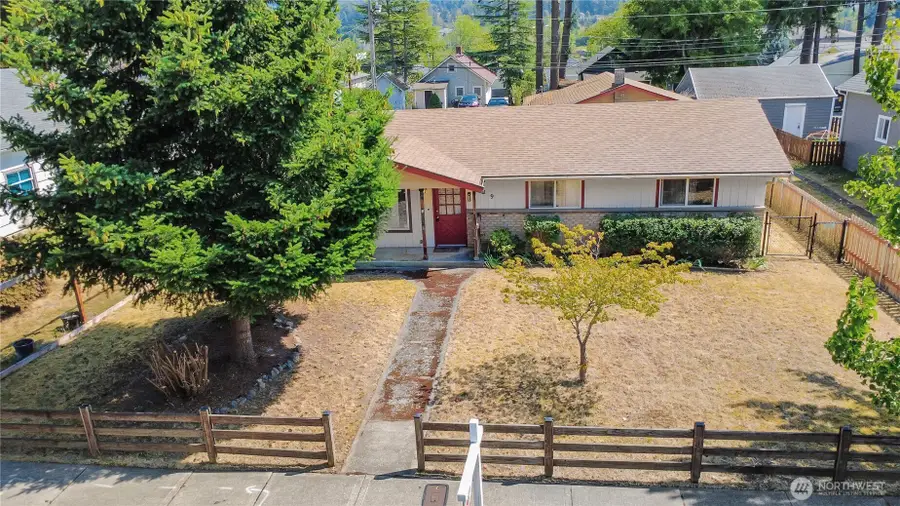 229 Mashell Avenue N, Eatonville, WA 98328 - #2