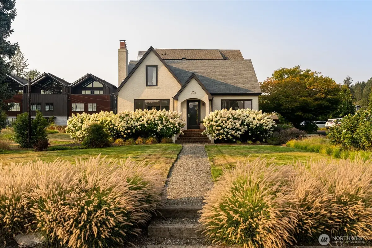 4569 Point White Drive Ne, Bainbridge Island, WA 98110 - #1