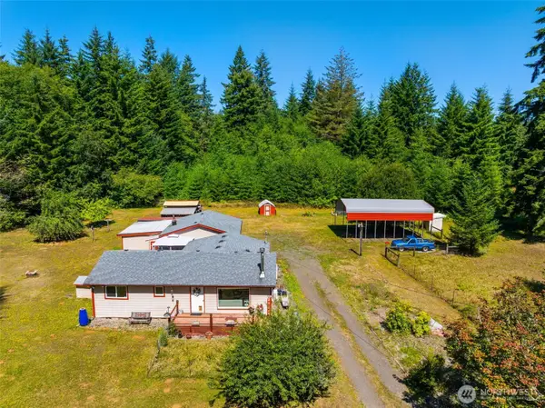 82 Chenois Valley Road, Hoquiam, WA 98550