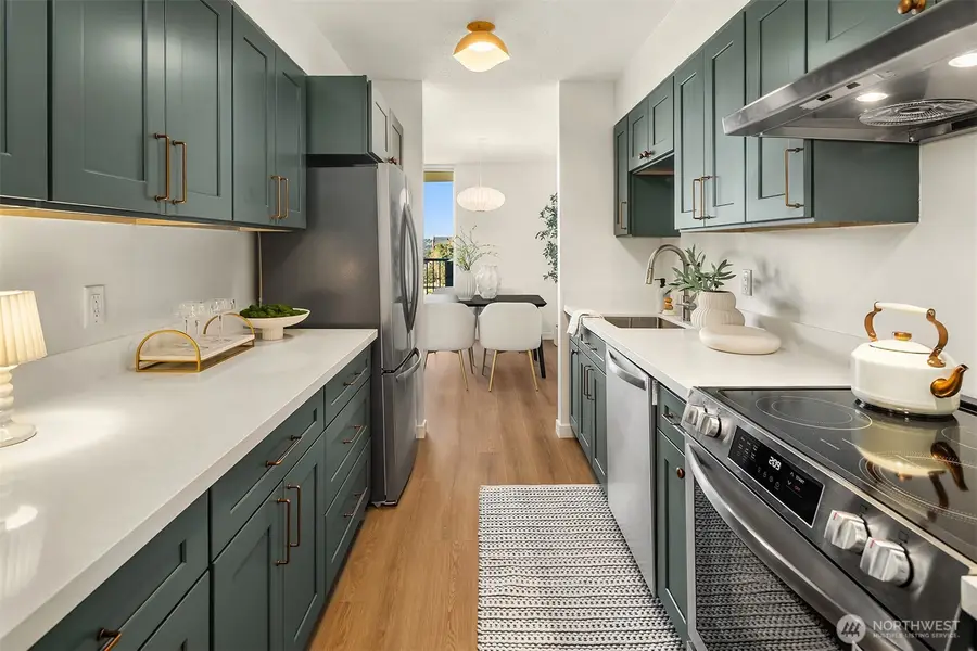 4540 8th Avenue Ne #1002, Seattle, WA 98105 - #3