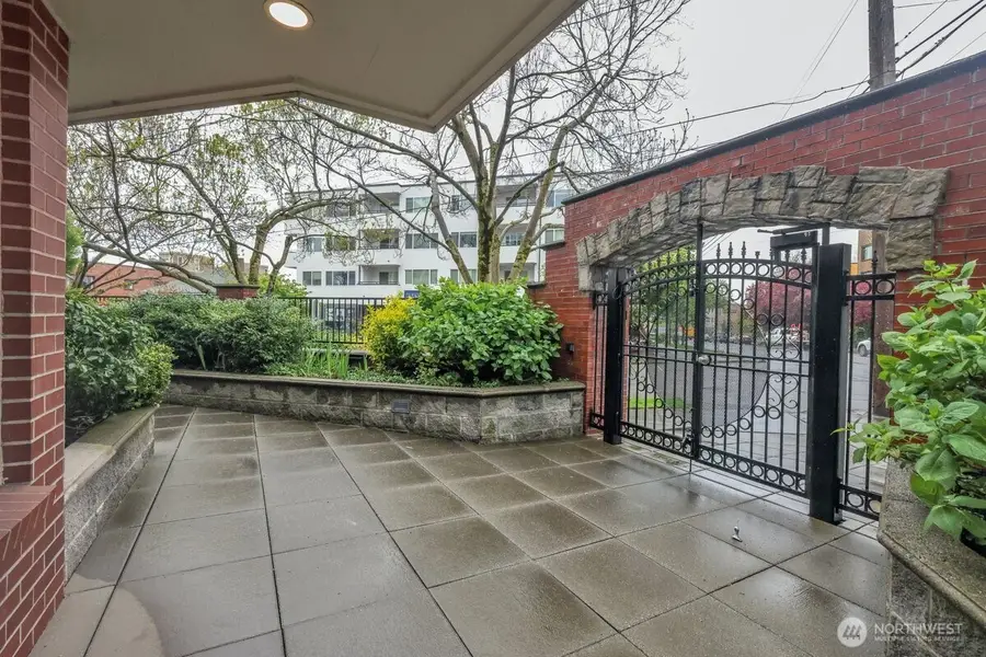 530 4th Avenue W #410, Seattle, WA 98119 - #3