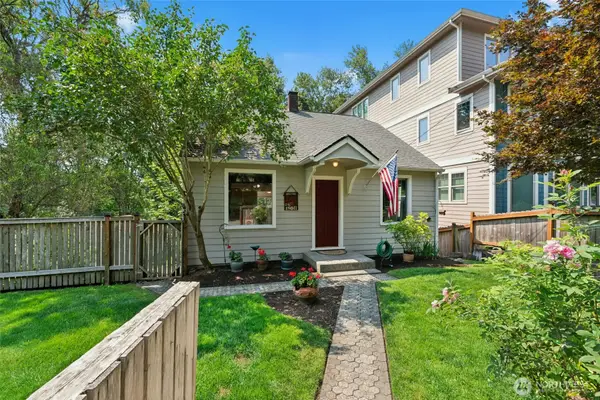 18011 83rd Avenue Ne, Kenmore, WA 98028