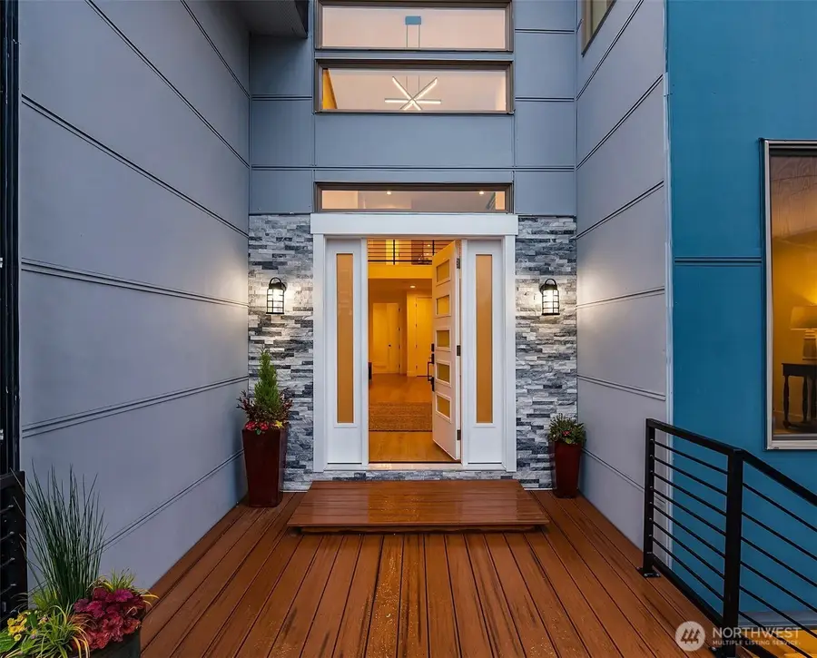 3202 Burnett Avenue N, Renton, WA 98056 - #2
