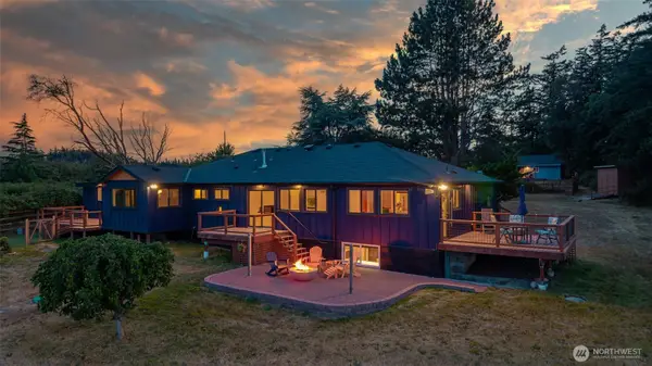1526 Scenic Heights Road, Oak Harbor, WA 98277