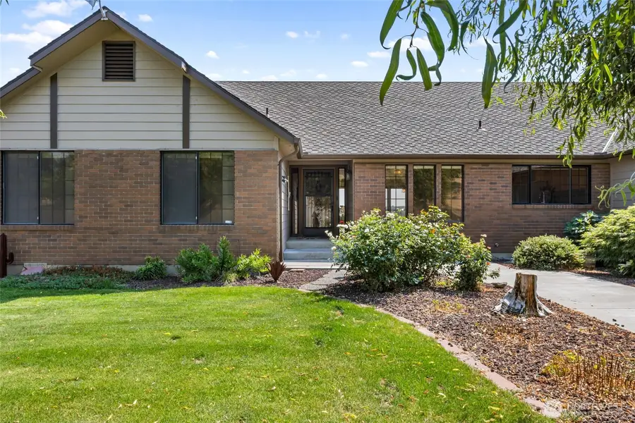 290 Trails End Lane, Yakima, WA 98903 - #2