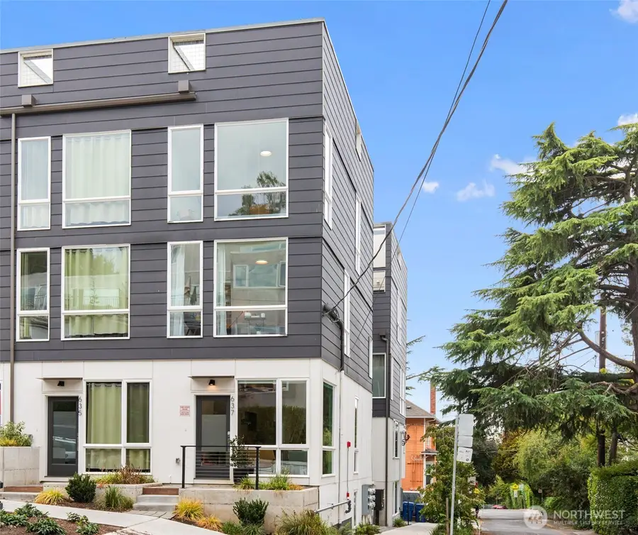 637 13th Avenue E, Seattle, WA 98102 - #2