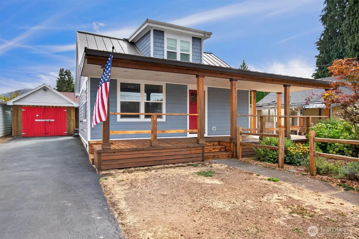 320 Roake Avenue Ne, Castle Rock, WA 98611 - #1