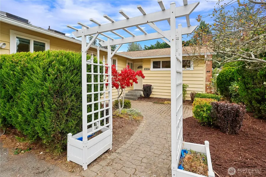 20224 Greenwood Ave N, Shoreline, WA 98133 - #2