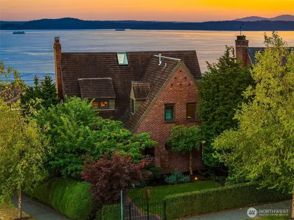 2301 Rosemont Place W, Seattle, WA 98199