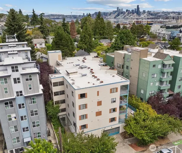 3256 SW Avalon Street #203, Seattle, WA 98126