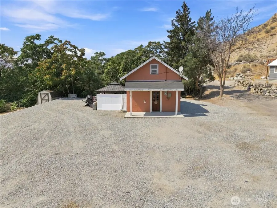 617 N Bradley Street, Chelan, WA 98816 - #2