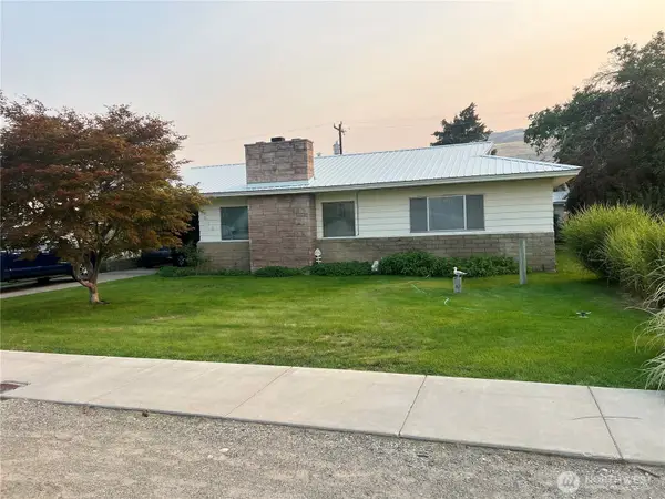 1518 Columbia Avenue, Bridgeport, WA 98813