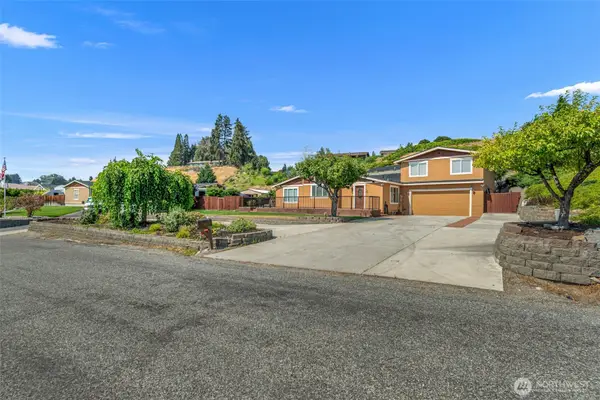 390 Sunnyslope Heights Road, Wenatchee, WA 98801