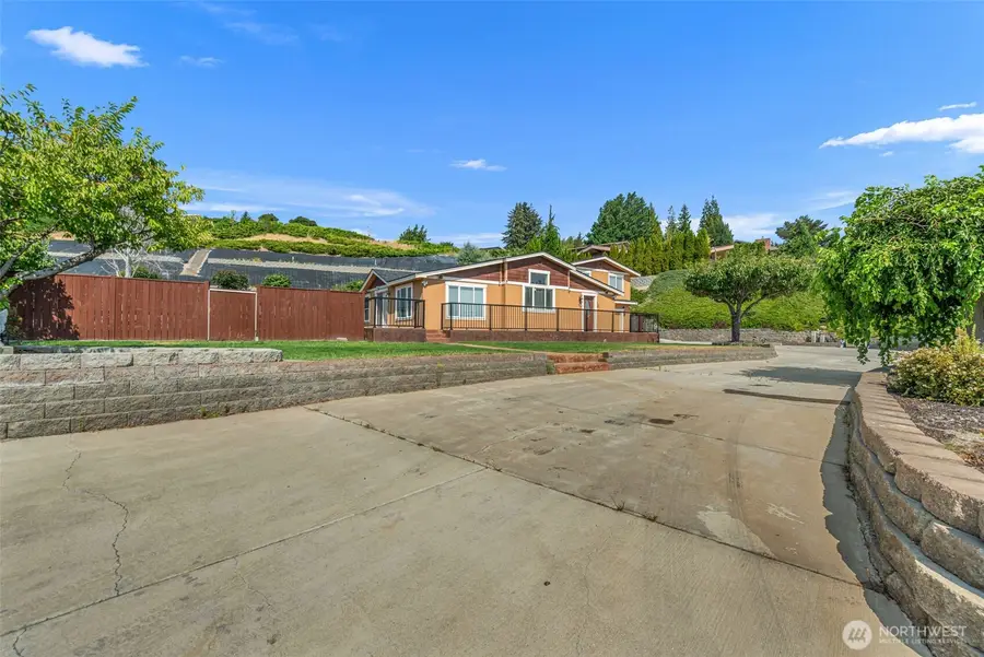 390 Sunnyslope Heights Road, Wenatchee, WA 98801 - #3