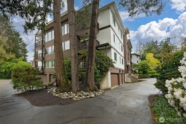 3505 W Government Way #202, Seattle, WA 98199