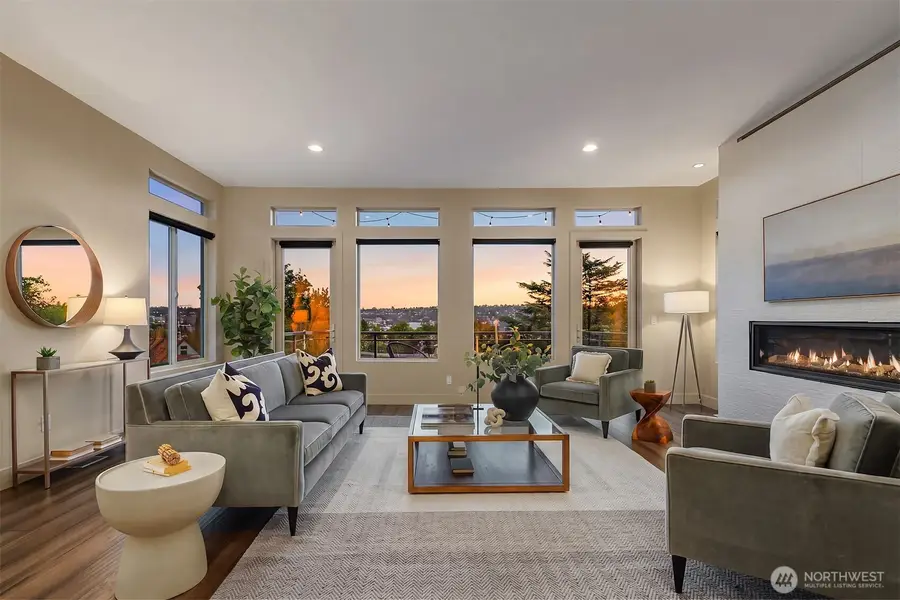 4025 Burton Place W, Seattle, WA 98199 - #2
