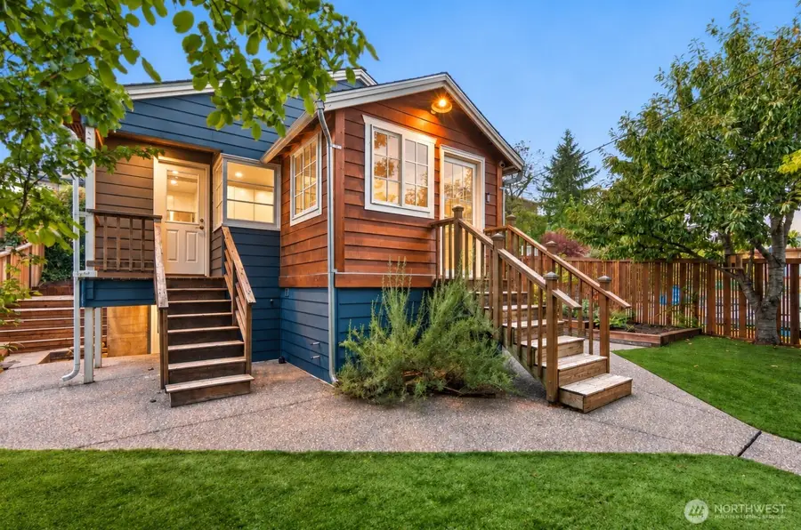 6215 38th Avenue Ne, Seattle, WA 98115 - #2