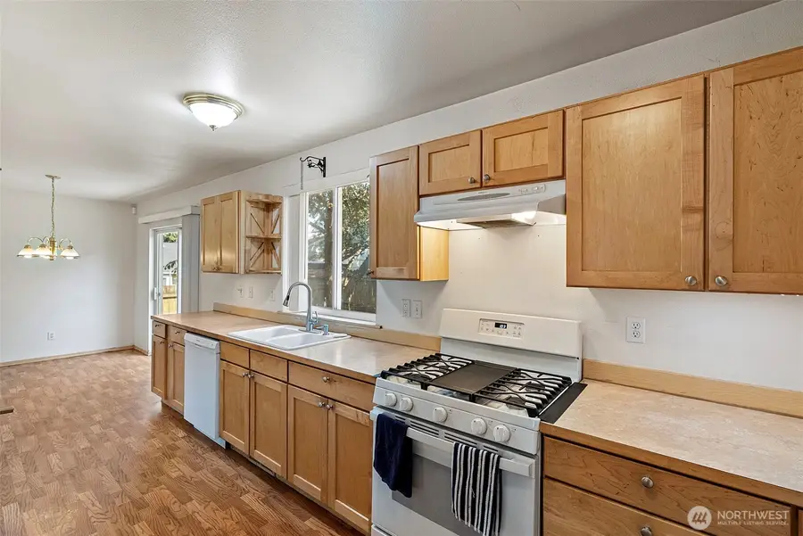 865 S 52nd Street, Tacoma, WA 98408 - #2