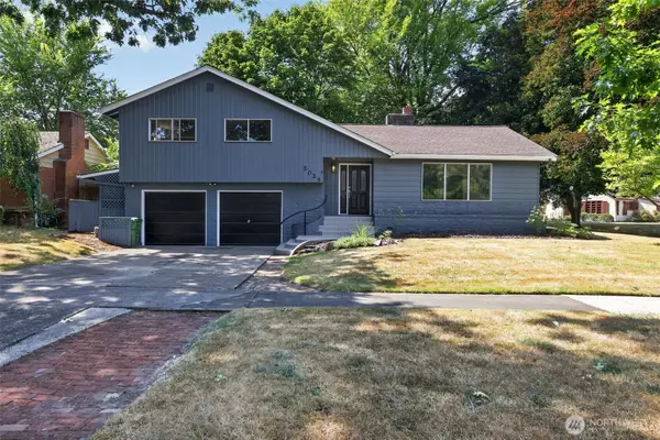 2025 Olympia Way, Longview, WA 98632