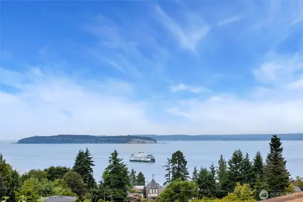 612 Park Avenue, Mukilteo, WA 98275