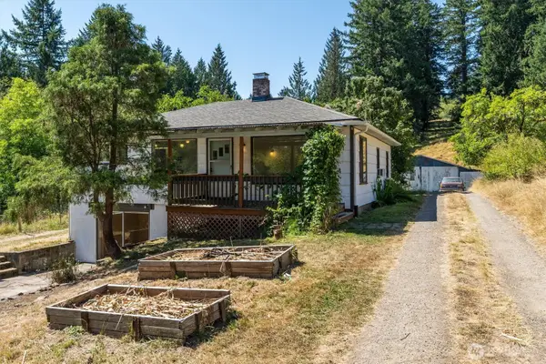 205 N Maple Hill Road, Kelso, WA 98626