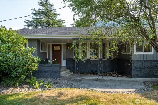 102 E Adams Avenue, Morton, WA 98356