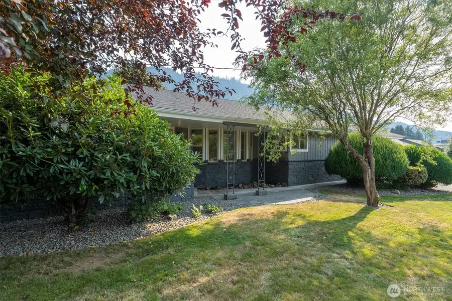 102 E Adams Avenue, Morton, WA 98356 - #2