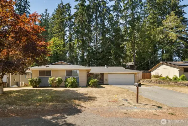 2374 S Flower Avenue, Port Orchard, WA 98366