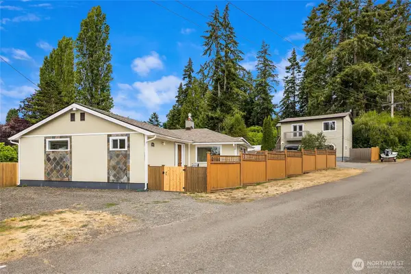 26107 James Lane Ne, Kingston, WA 98346