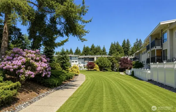 12631 NE 9th Place #C205, Bellevue, WA 98005