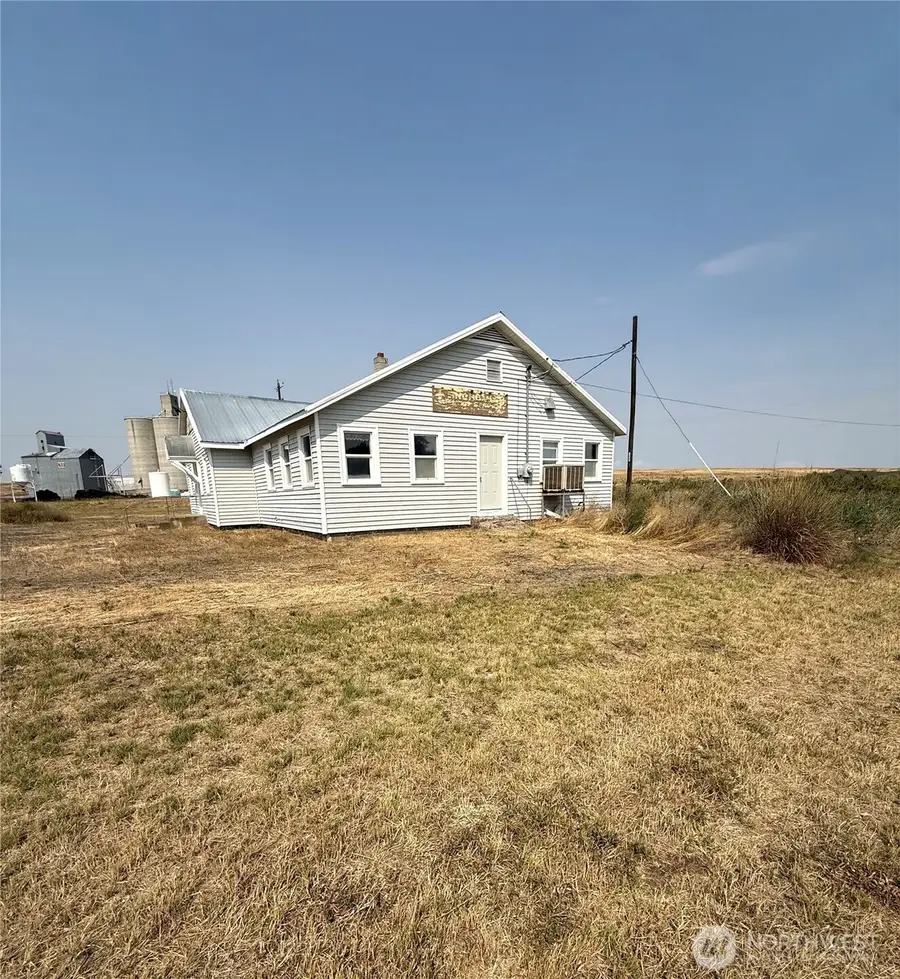 15 S 1st Street, Almira, WA 99103 - #2
