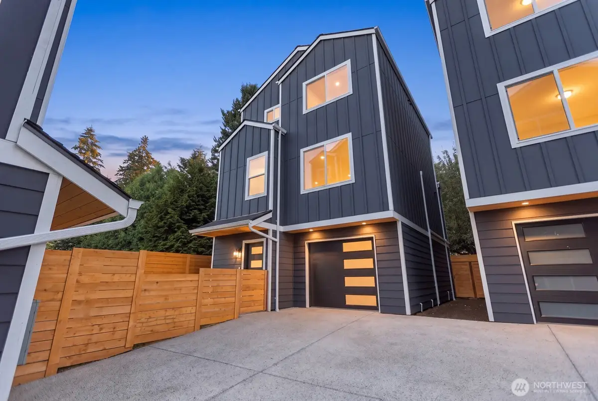 13321 3rd Avenue Ne #B, Seattle, WA 98125 - #1